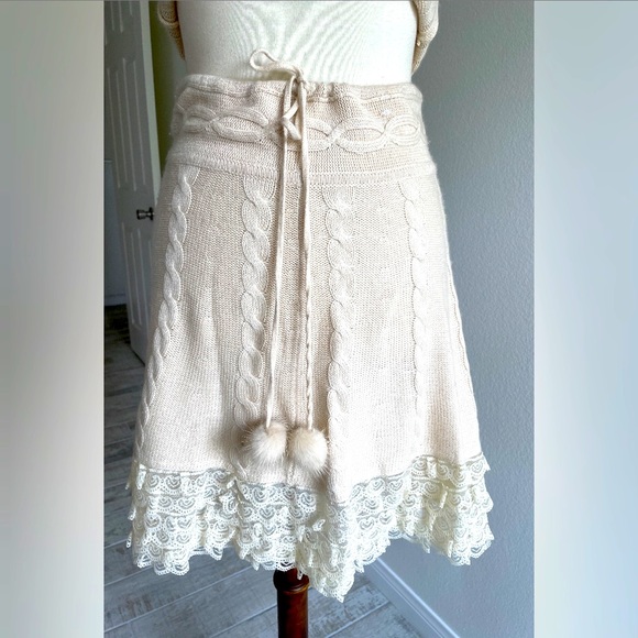 Amuleti beige Kashmir top and skirt with silk lace inserts. Size S. New - Picture 8 of 15